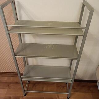 軽くて丈夫なスチールラックの画像