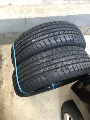 タイヤ　１９５　60  16