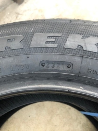 タイヤ　１９５　60  16