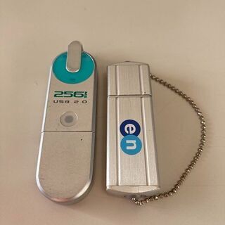 【値下げしました】USBメモリ　2つ