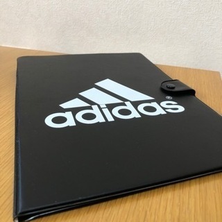 adidasバインダー