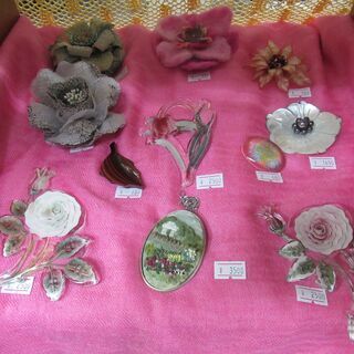 受託販売専門のリサイクルショップ　MOTTAINAI　大田区　アクセサリー★★ブローチ★★　多数取り揃え の画像