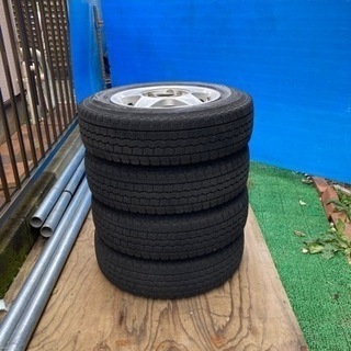 軽バン用　スタッドレスタイヤ アルミ付き　145R12