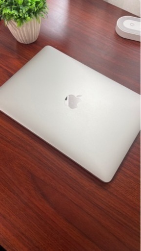 MacBook pro 13インチ 2017年 8GBメモリー、256GB