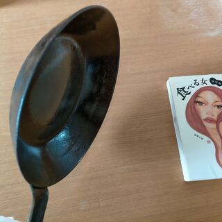 鉄製フライパンの画像
