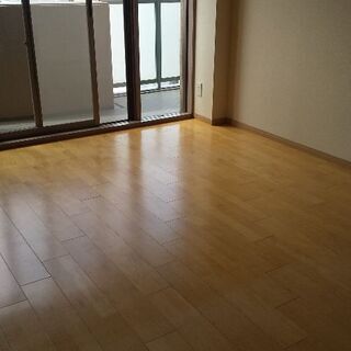 ネイリスト まつエク 出来る方アンケートお願いします‼️