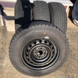 ダンロップWINTER MAXX スタッドレスタイヤ185/70R14の画像