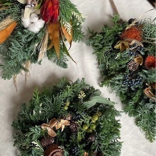 17日キャンセルが出ました☆大人気WS！クリスマスリース、スワッグ、ガーランドを一緒に作りましょう♩の画像