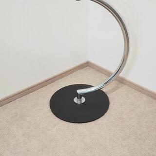 ガラスのサイドテーブルの画像