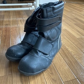 作業用安全長靴　（つま先金属入）