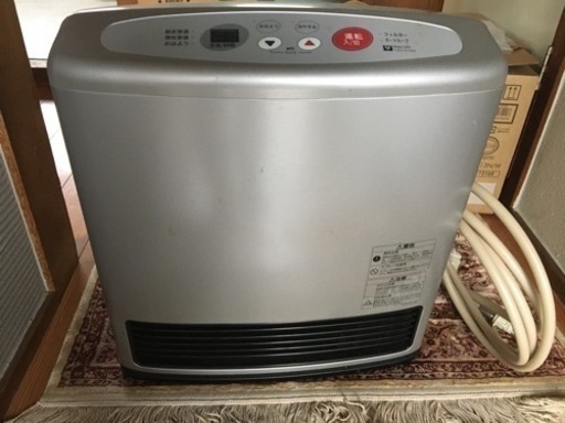 ガスファンヒーター　ほぼ新品
