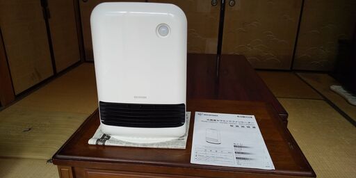 セラミックファンヒーター アイリスオーヤマ　PDH-1200TD1-W