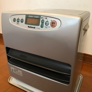 石油ファンヒーター。