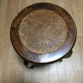 (相談中)アンティークイス　一脚のみ横座る面34センチ、脚の横幅...