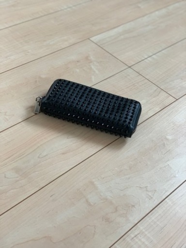 ルブタン　財布