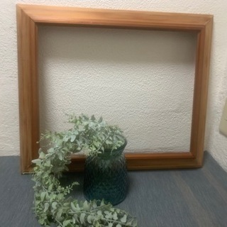 オシャレ額縁とフランフランのフェイクグリーンと花瓶