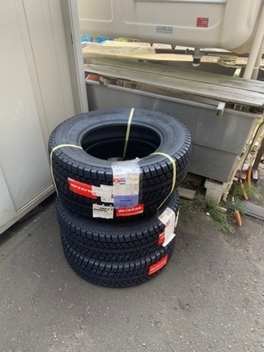 ブリヂストン16インチスタッドレスタイヤ/ブリザックDM-Ｖ3