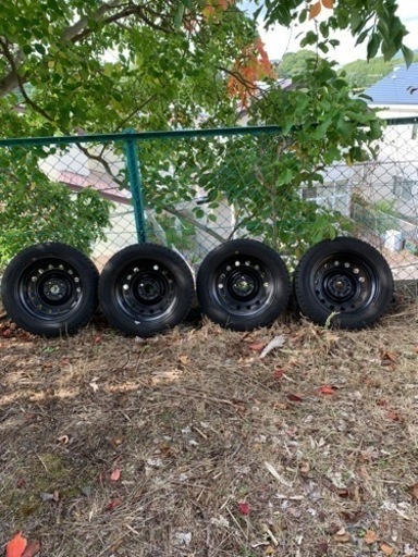 トヨタ　15インチ　スタッドレスタイヤ4本