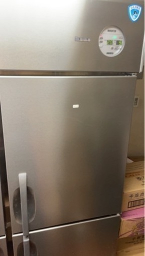 大和冷機、冷凍冷蔵庫です