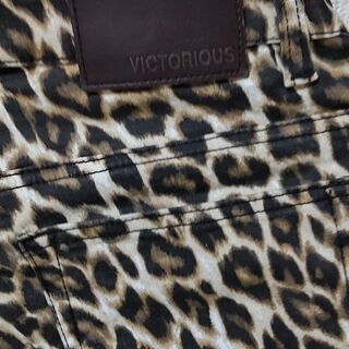 【値下げ】VICTORIOUS 【ヒョウ柄】 ショートパンツ 32inchの画像