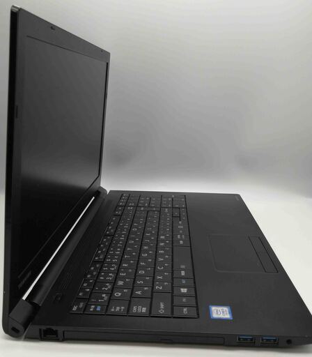 東芝ノートパソコン i5（中古）、8GBのメモリ、SSD256GB、15.6画面、Intel UHD Graphics 620、Windows10, Office2019, Photoshop2021, Illustrator2021,Corel2021, FilmoraX。