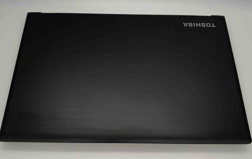 東芝ノートパソコン i5（中古）、8GBのメモリ、SSD256GB、15.6画面、Intel UHD Graphics 620、Windows10, Office2019, Photoshop2021, Illustrator2021,Corel2021, FilmoraX。