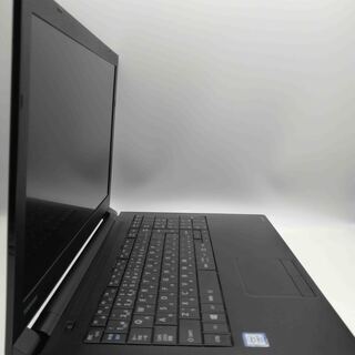 東芝ノートパソコン i3（中古）、8GBのメモリ、SSD256GB、15.6画面、Intel UHD Graphics 620、Windows11,Photoshop2021,Illustrator2021,Premiere2020,Office2021等。