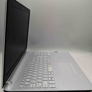 Vaioノートパソコン i3（中古）、4GBのメモリ、HDD500GB、15.6画面