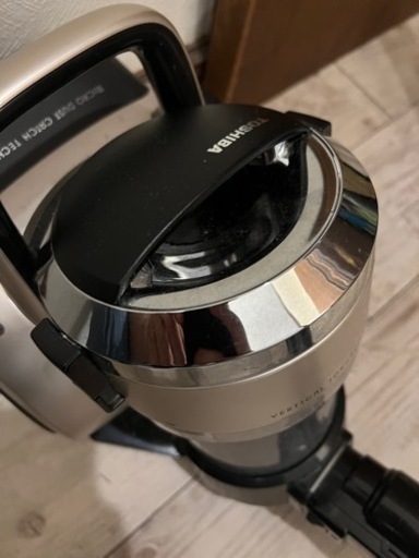 【美品】東芝 サイクロン式 掃除機　VC-BK550 シャンパンベージュ