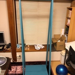 サーフボードラックとウェットスーツラック