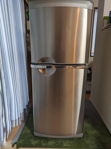 冷蔵庫三菱シルバー単身サイズ