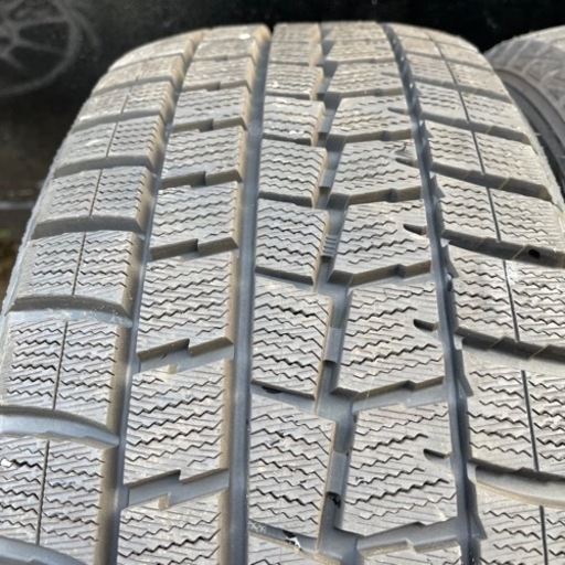極上タイヤ　新車外し　DUNLOP WM01 225/50R18 スタッドレス  タイヤ　2017年製　18インチ