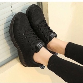 🌟【新品】ランニングシューズ　24ｾﾝﾁの画像