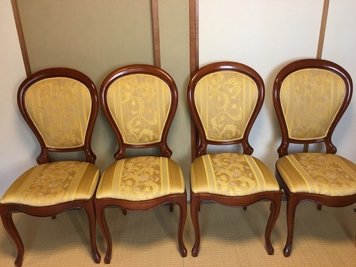 ＜終了＞【美品・即お引渡し可能】高級ダイニングチェア ４脚セット スペイン製 天然木製・高級布地貼り仕上げ コーエル社（KOHER) クラシック 豪華