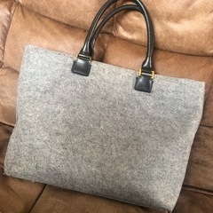 トリーバーチ☆グレー色ハンドバッグの画像