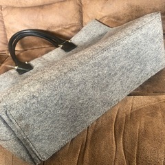 トリーバーチ☆グレー色ハンドバッグの画像
