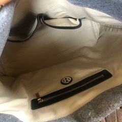 トリーバーチ☆グレー色ハンドバッグの画像