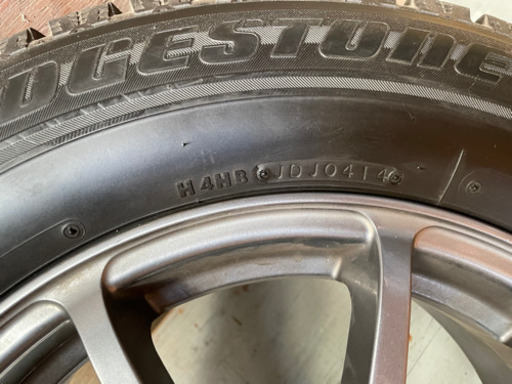 215/65R16インチ　スタッドレスタイヤ　バリ目　4本