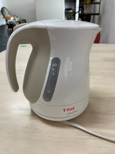 【11/2確約済み】【水入れたらすぐにお湯が出来るやつ】T-faL 電気ケトル