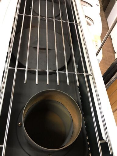 TOYOTOMI トヨトミ　煙突式石油ストーブ　HR-650F　2018年製　ポット式　半密閉式
