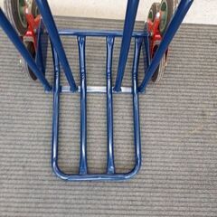 階段運搬車【リライズ野田愛宕店】【店頭取引限定】【中古】【管理番号：ITCQEYC57D4S】の画像