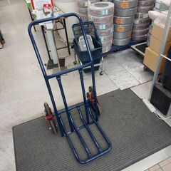 階段運搬車【リライズ野田愛宕店】【店頭取引限定】【中古】【管理番号：ITCQEYC57D4S】の画像