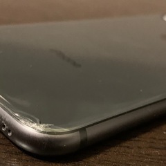 ◇iPhone 8 Space Gray 64 GB docomo 裏面ヒビあり