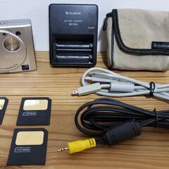 昔の富士フィルム　FinePix40i（MP3が再生できるデジカ...