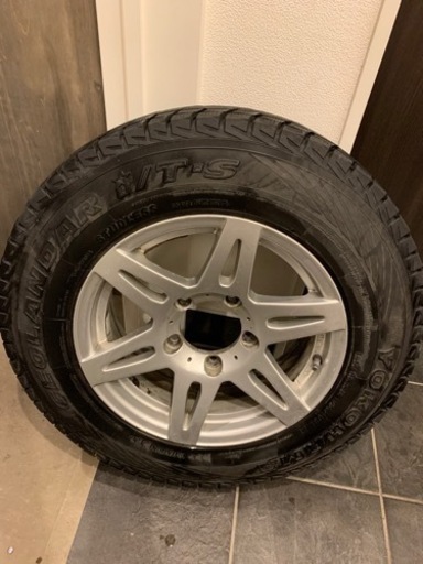 スタッドレスタイヤ　ホイール込み