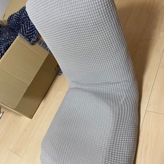 カバー付き座椅子の画像