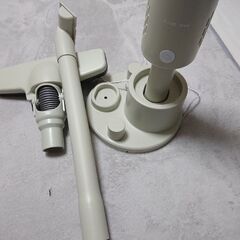 ほぼ未使用 コードレス 掃除機の画像