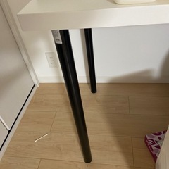 IKEA デスク　テーブルの画像