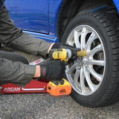 訪問・出張　オイル交換、タイヤ交換、用品取付、車検、コーティング、塗装、ロードサービス - 射水市