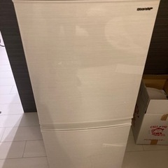 ほぼ新品！2019年製SHARP冷蔵庫137L